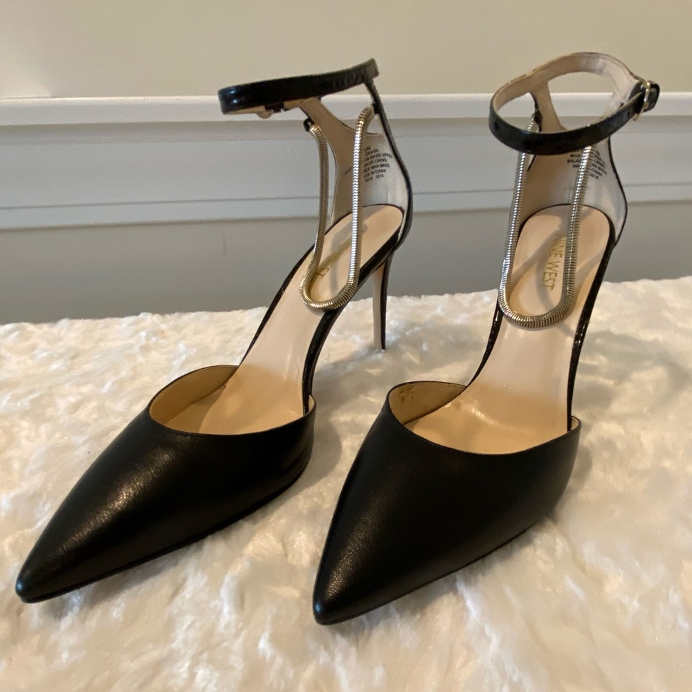 Nine West Black Leather High Heels w/Ankle Strap and Silver Chain Details Sz 8.5